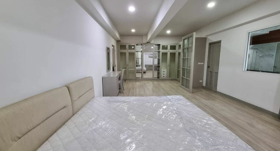 Apartamento en alquiler de 3 habitaciones en Watthana, Bangkok