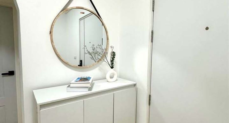 For sale 1 bed condo in Huai Khwang, Bangkok
