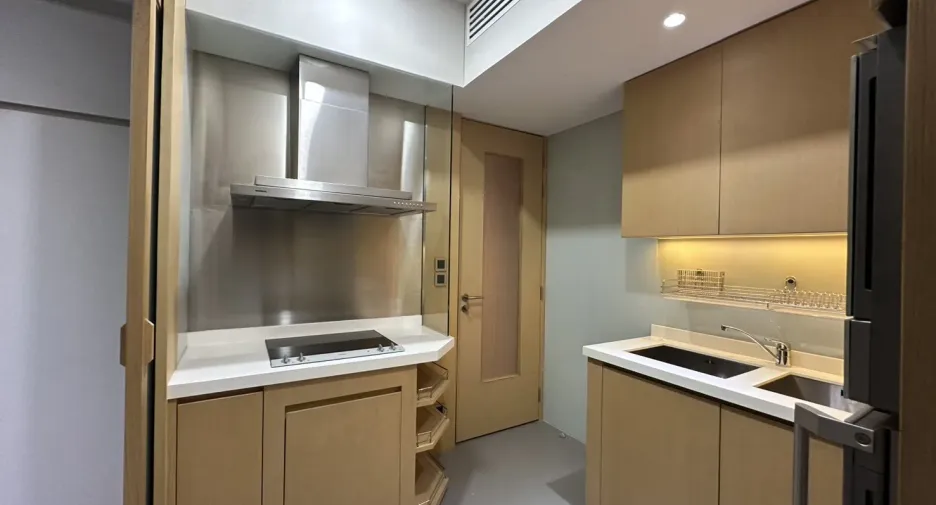 For sale そして for rent 2 ベッドルーム condo in Yan Nawa, Bangkok
