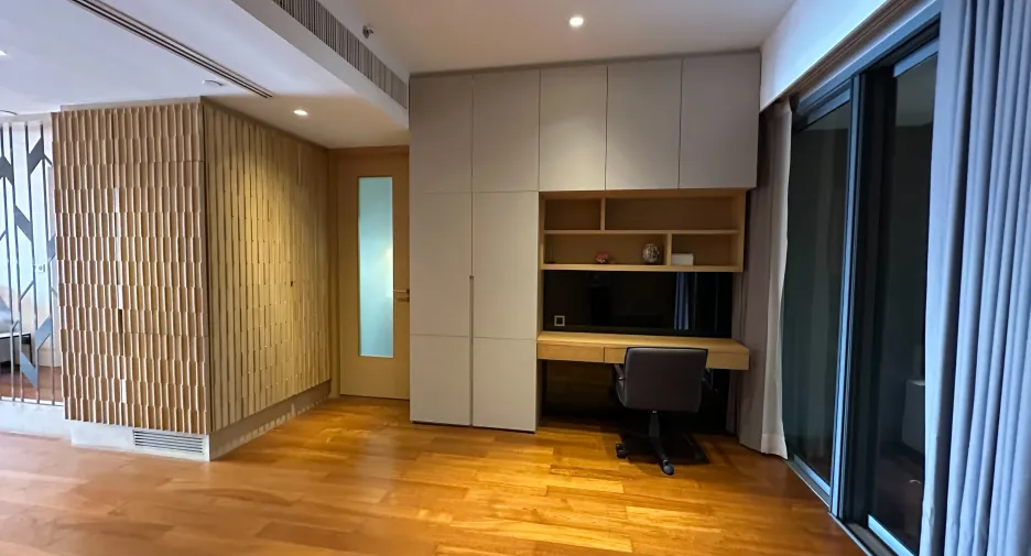 For sale そして for rent 2 ベッドルーム condo in Yan Nawa, Bangkok