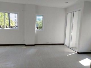 For sale 3 bedrooms townhouse in Yan Nawa, Bangkok