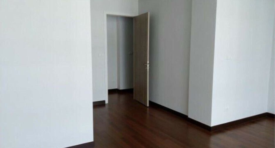 For sale 3 bedrooms townhouse in Yan Nawa, Bangkok