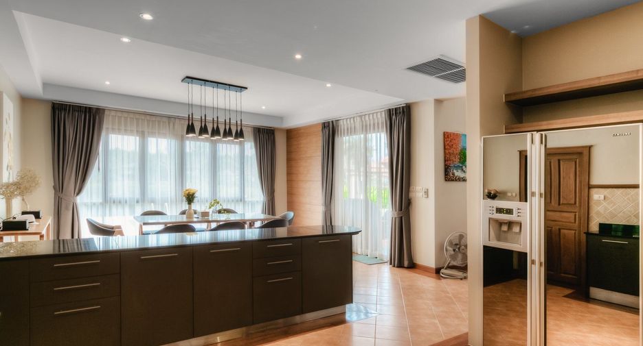 Villa zur Miete mit 5 Zimmer in Thalang, Phuket