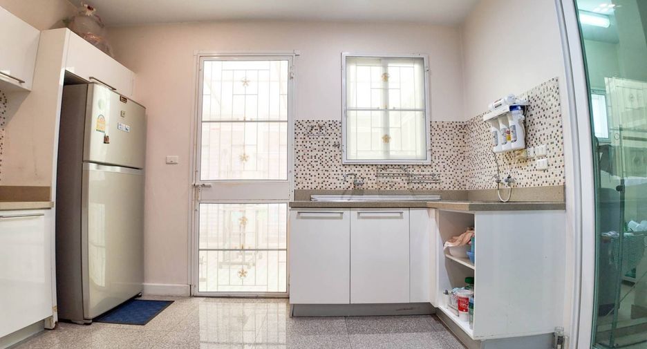 For sale 3 bedrooms house in Bueng Kum, Bangkok