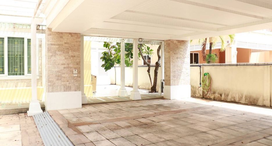 For sale 3 bedrooms house in Bueng Kum, Bangkok
