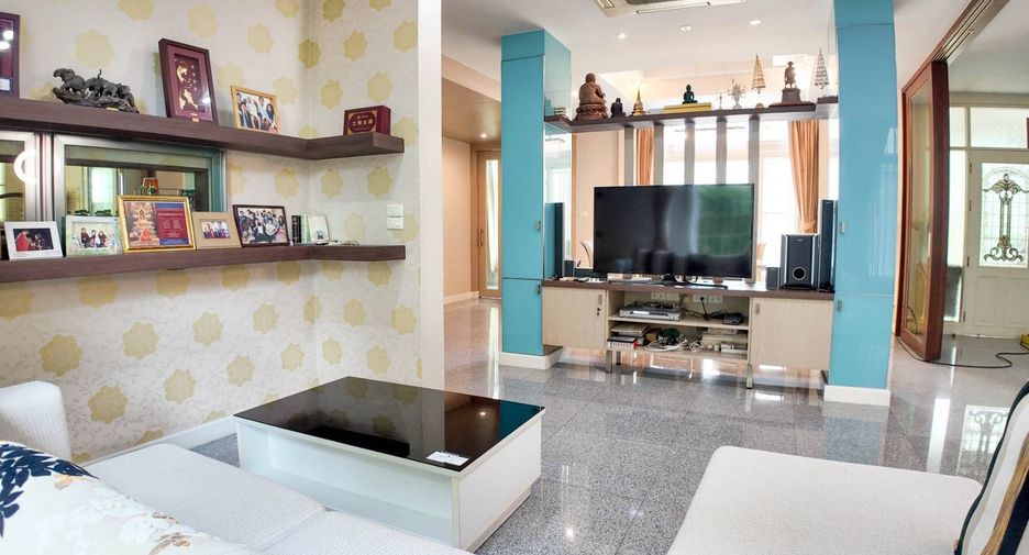 For sale 3 bedrooms house in Bueng Kum, Bangkok