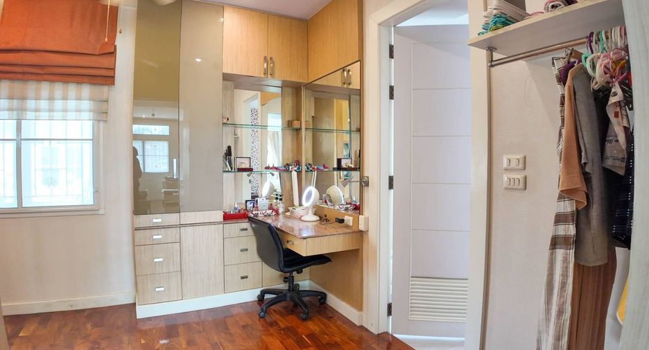 For sale 3 bedrooms house in Bueng Kum, Bangkok