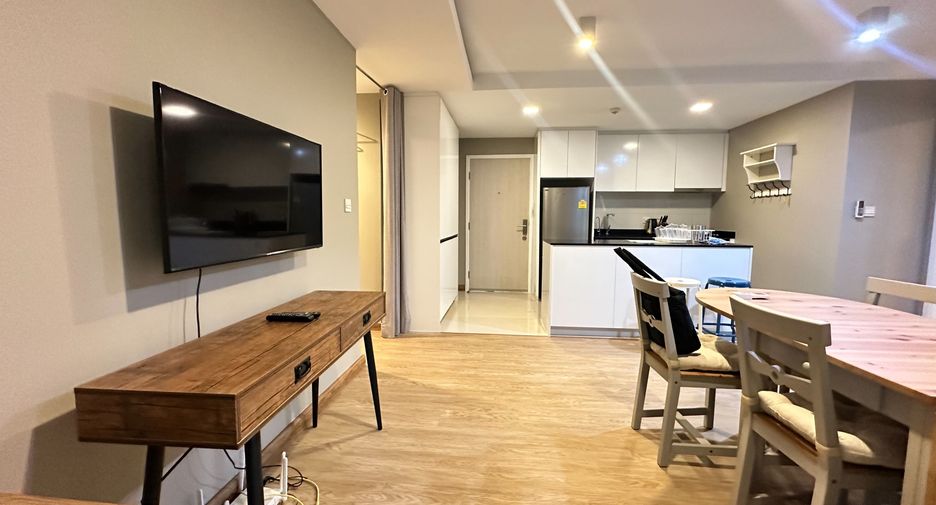 For rent 2 bedrooms condo in Watthana, Bangkok