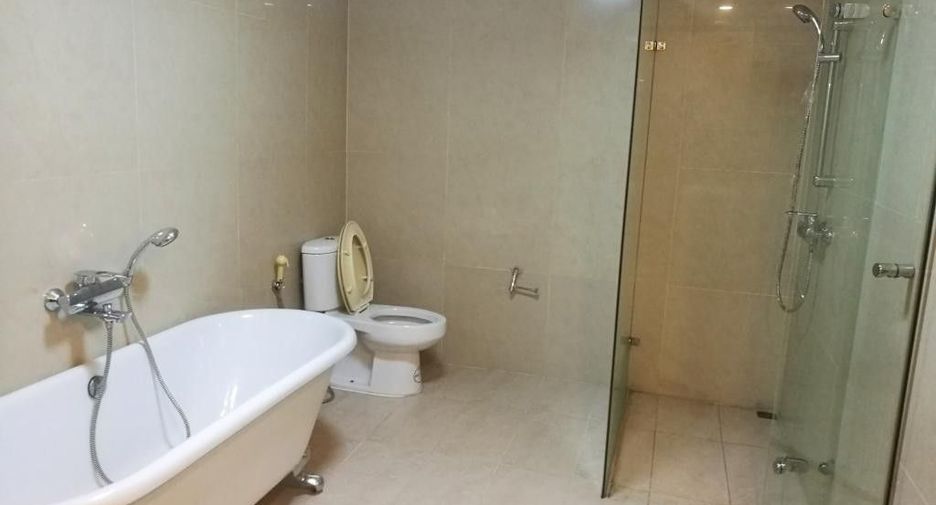 À vendre 2 chambres condo à Sathon, Bangkok