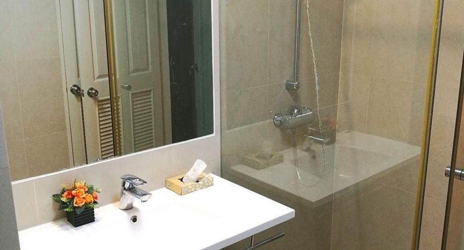 À vendre 2 chambres condo à Sathon, Bangkok