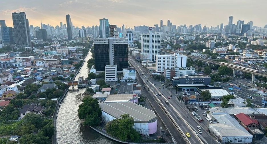 For rent 1 bed condo in Watthana, Bangkok