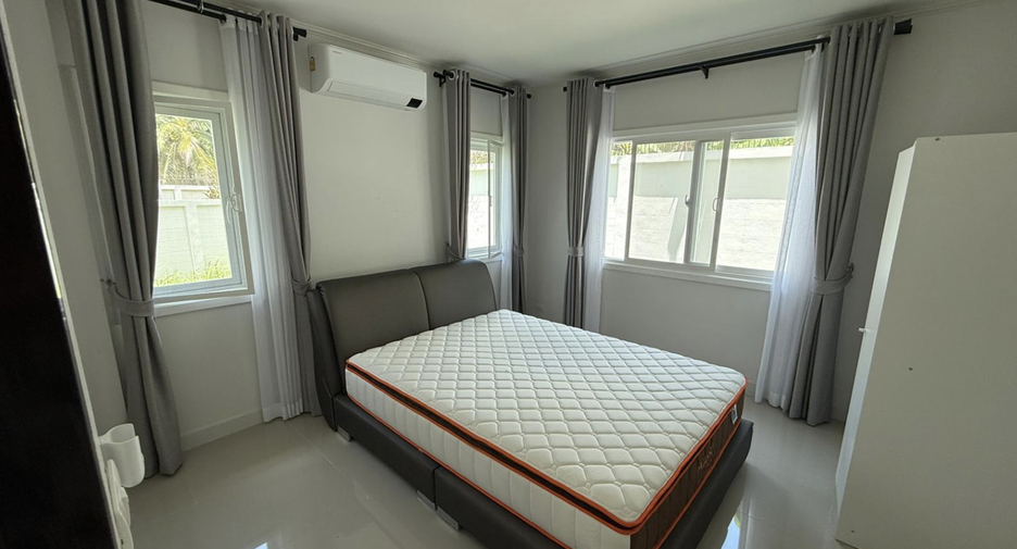 For sale and for rent 4 bedrooms villa in Mueang Phuket, Phuket