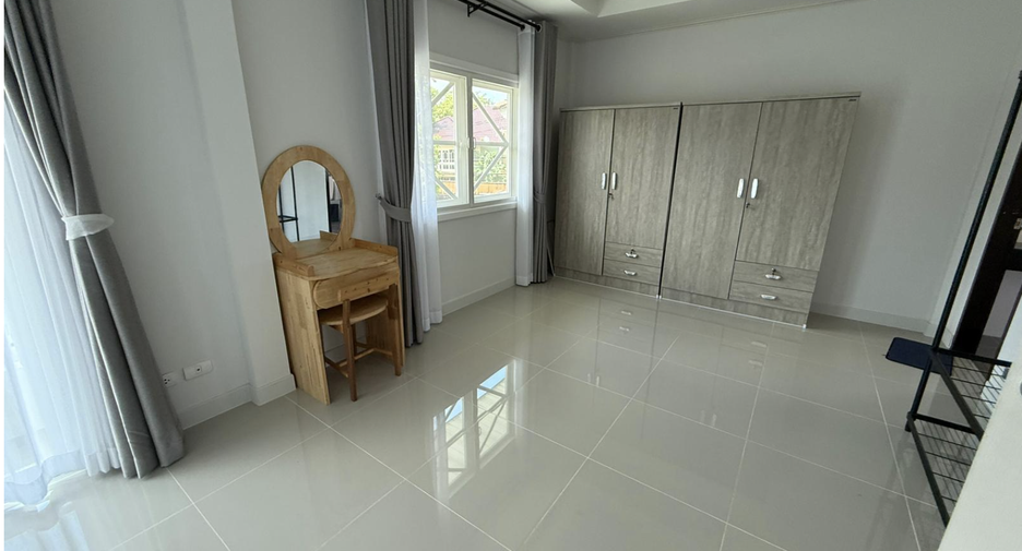 For sale and for rent 4 bedrooms villa in Mueang Phuket, Phuket