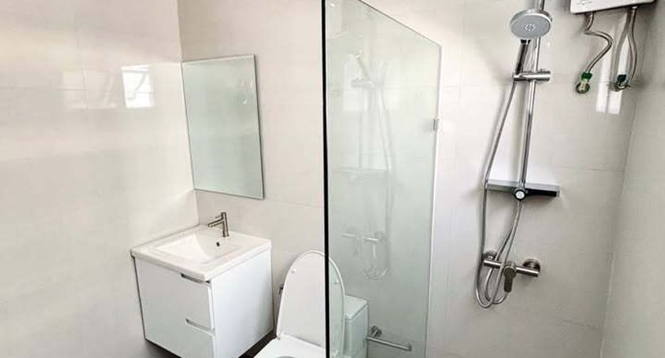 For rent 2 ベッドルーム condo in Khlong Toei, Bangkok