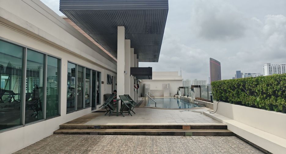 For sale 1 bed condo in Phaya Thai, Bangkok