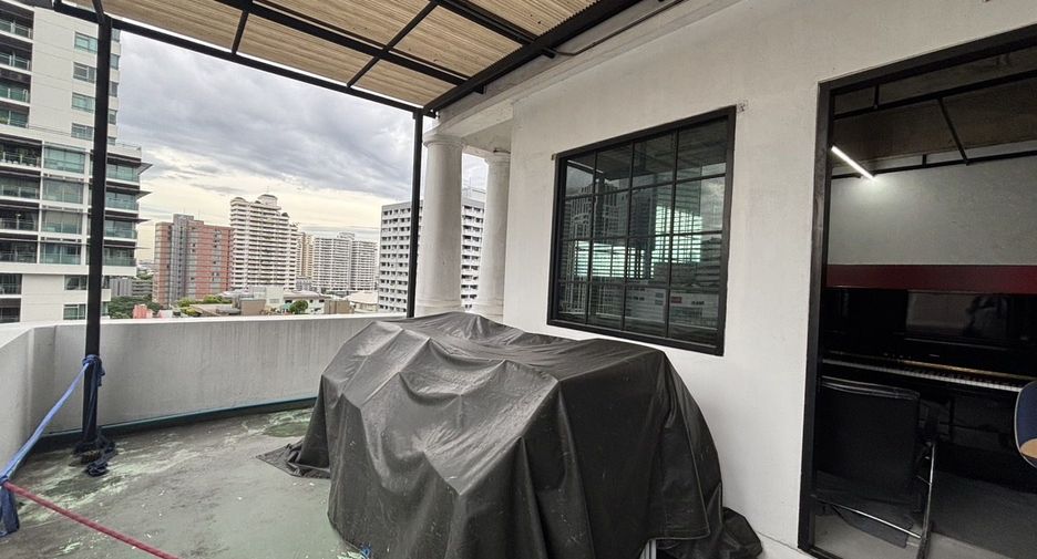 For rent office in Khlong Toei, Bangkok