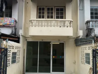 出售 2 卧室 联排别墅 在 Min Buri, 曼谷