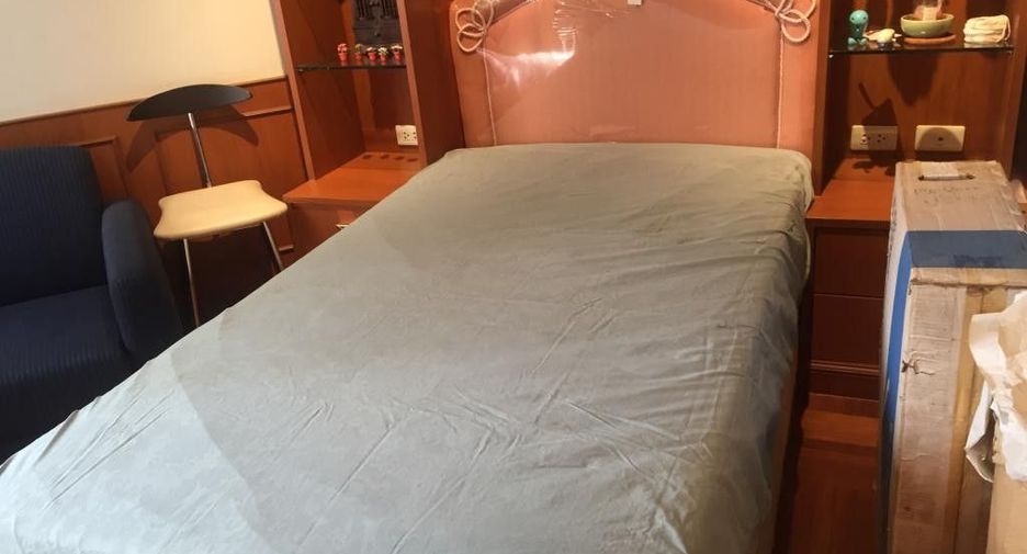 Condo en alquiler de 3 habitaciones en Pathum Wan, Bangkok
