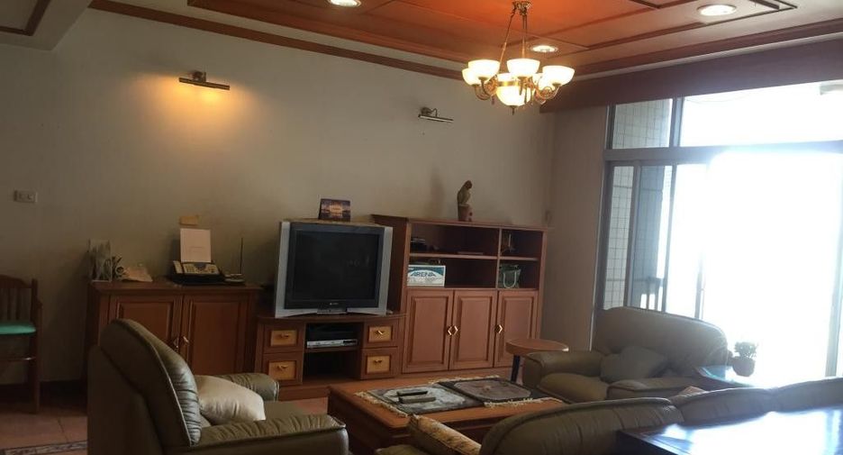 Condo en alquiler de 3 habitaciones en Pathum Wan, Bangkok