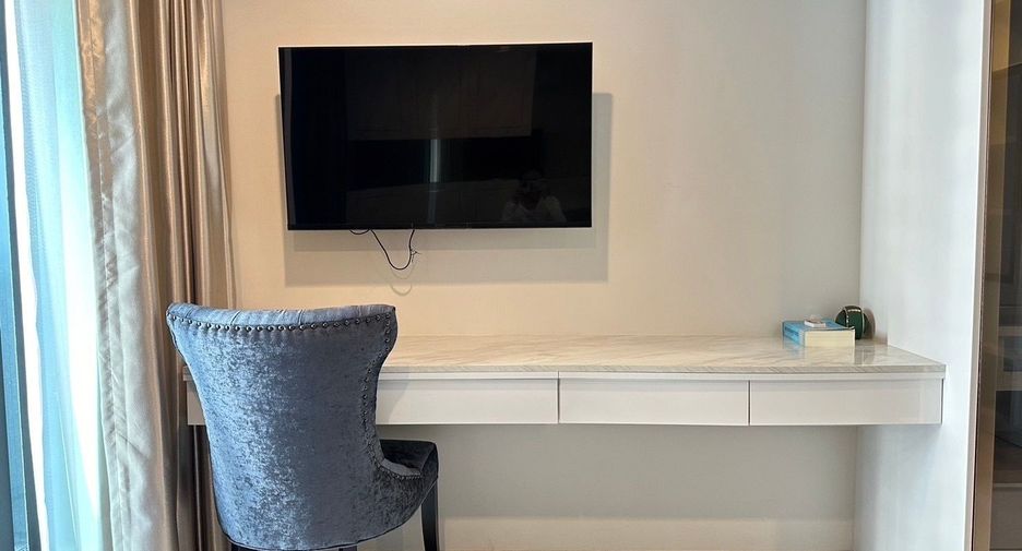 For rent studio condo in Pathum Wan, Bangkok
