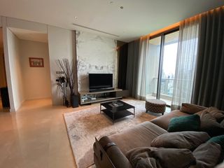 For rent 3 bedrooms condo in Pathum Wan, Bangkok