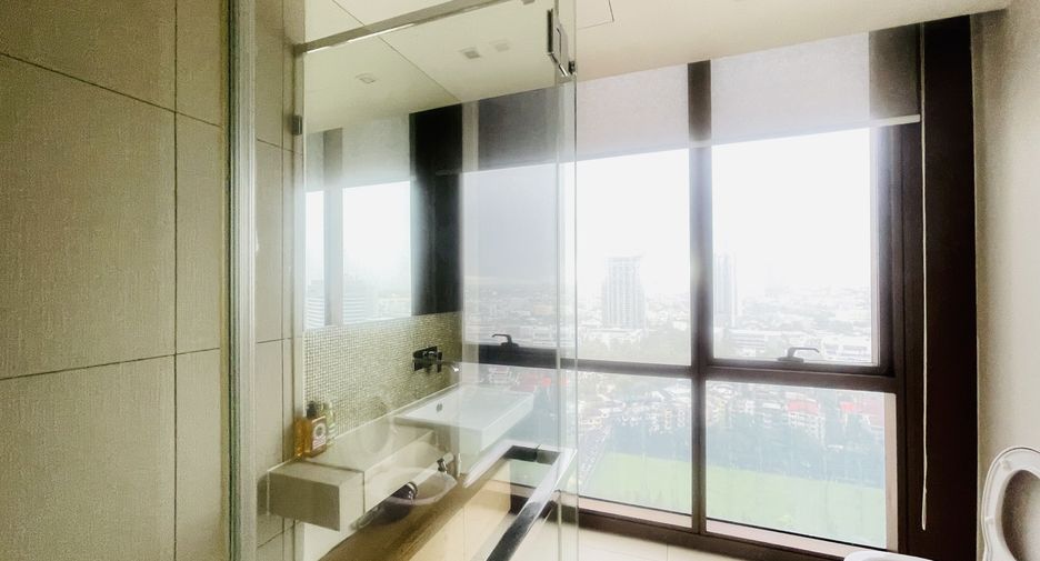 For sale 2 bedrooms condo in Khlong Toei, Bangkok