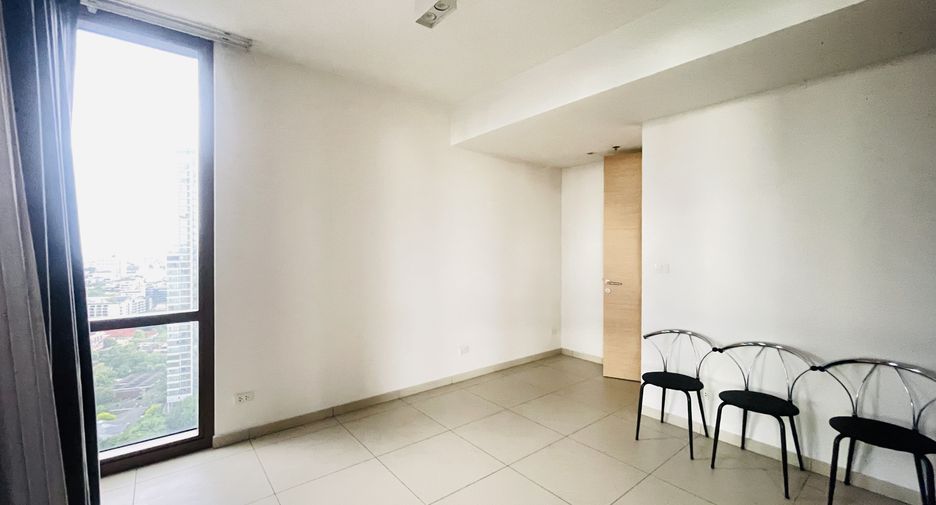 For sale 2 bedrooms condo in Khlong Toei, Bangkok