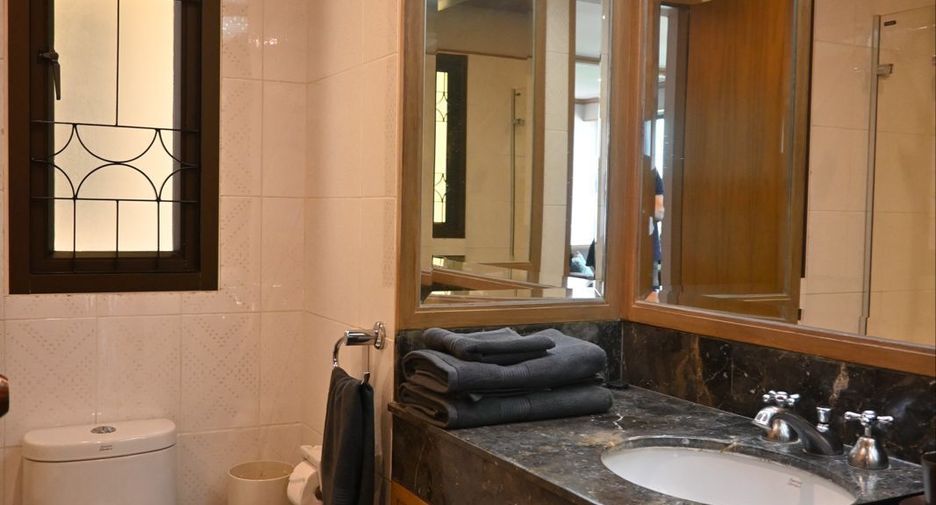 For rent 1 bed condo in Khlong San, Bangkok