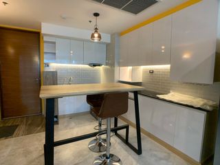 À vendre 1 chambre condo à Sathon, Bangkok