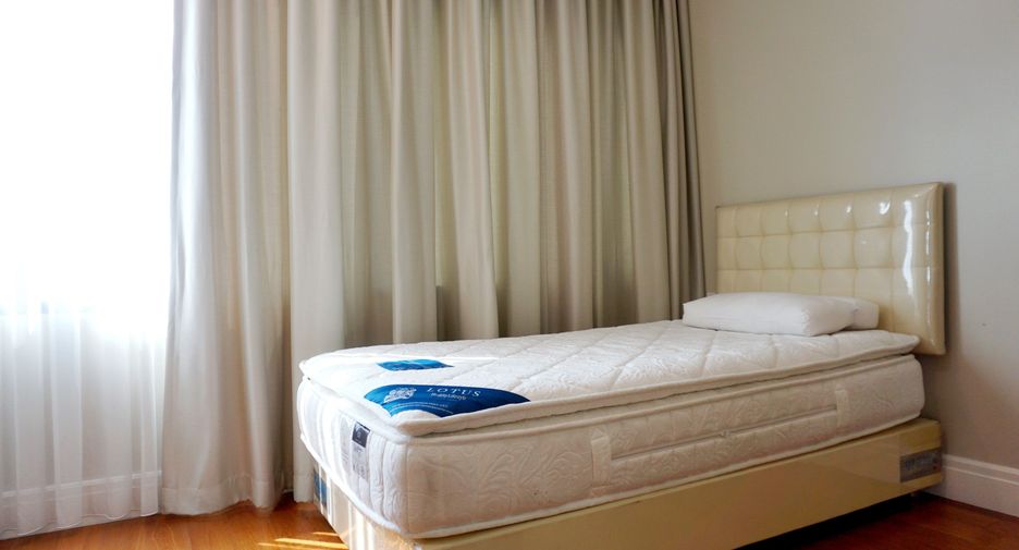 For rent 6 bedrooms condo in Khlong Toei, Bangkok