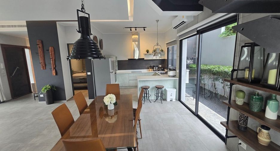 For rent 3 bedrooms villa in Mueang Phuket, Phuket