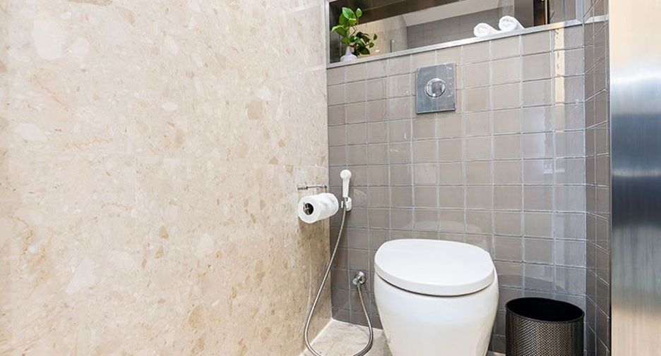 For rent 3 bedrooms condo in Khlong Toei, Bangkok