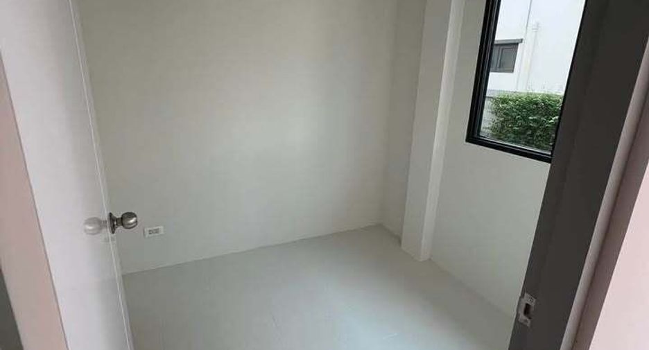For rent 4 bedrooms house in Sai Mai, Bangkok
