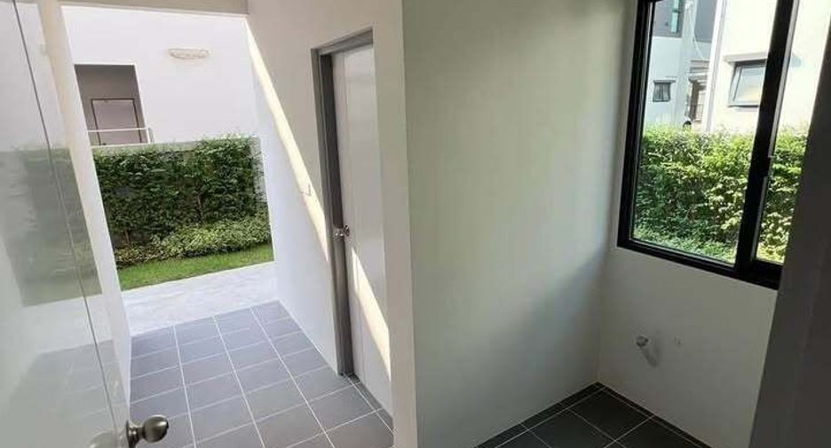 For rent 4 bedrooms house in Sai Mai, Bangkok