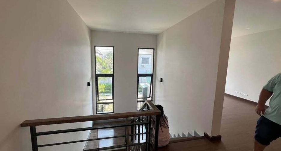For rent 4 bedrooms house in Sai Mai, Bangkok