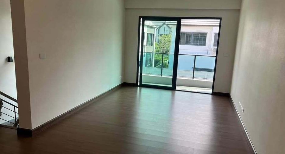 For rent 4 bedrooms house in Sai Mai, Bangkok