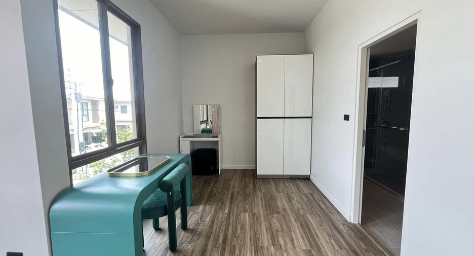 For rent 4 ベッドルーム condo in Bang Kapi, Bangkok
