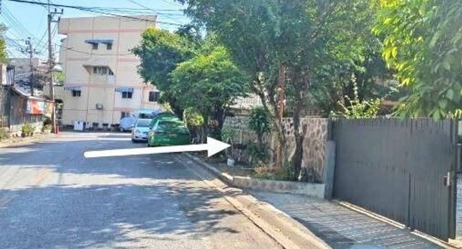 For rent 3 bedrooms house in Bang Kapi, Bangkok