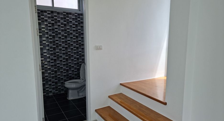 For sale 3 bedrooms house in Khan Na Yao, Bangkok