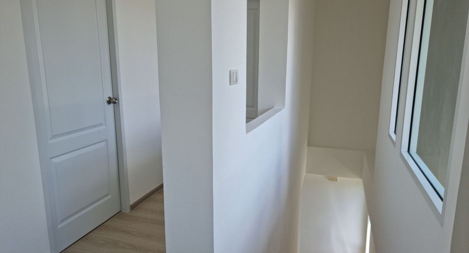 For sale 3 bedrooms house in Khan Na Yao, Bangkok
