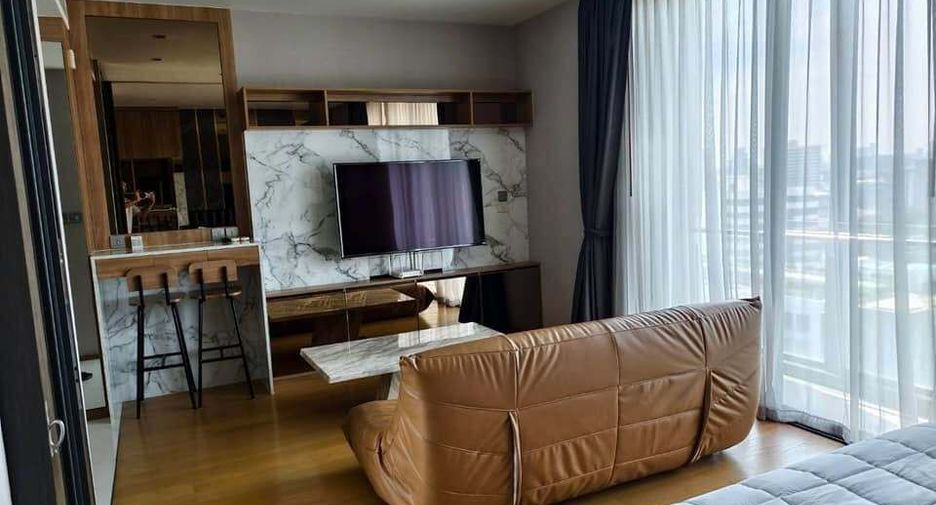For rent 1 bed condo in Khlong Toei, Bangkok