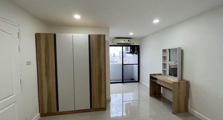 For rent 1 bed condo in Sathon, Bangkok