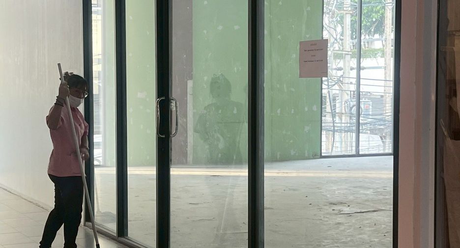 For rent retail Space in Watthana, Bangkok