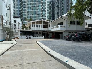 出售 商业空间 在 Khlong Toei, 曼谷