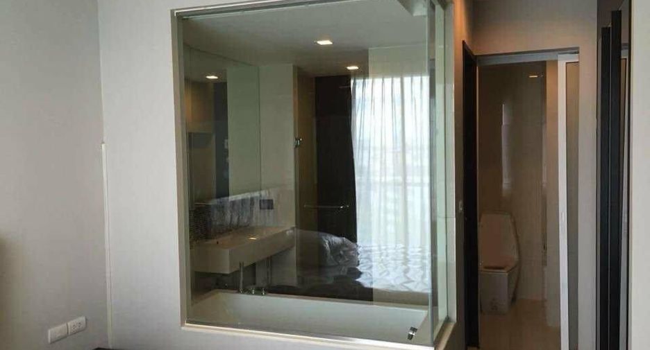 Condo en alquiler de 1 habitaciones en Khlong Toei, Bangkok