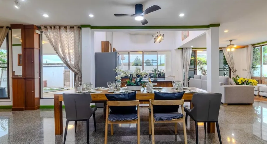 Villa zur Miete mit 4 Zimmer in Mueang Phuket, Phuket