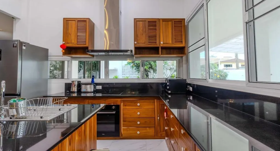 Villa zur Miete mit 4 Zimmer in Mueang Phuket, Phuket