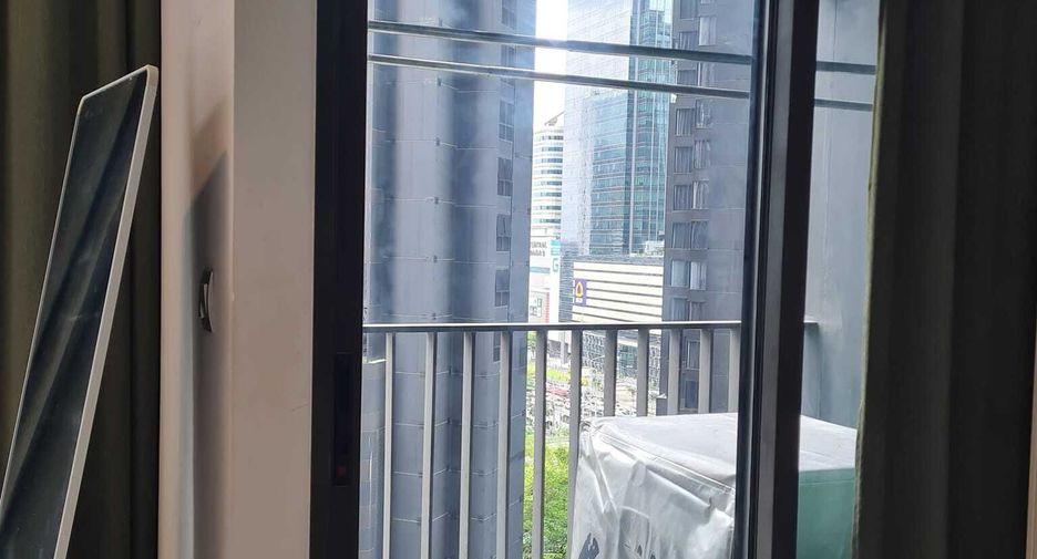 Wohnung zur Miete mit Studio in Huai Khwang, Bangkok