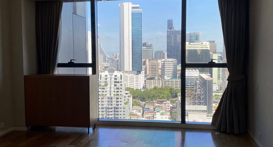 For rent 3 bedrooms condo in Sathon, Bangkok