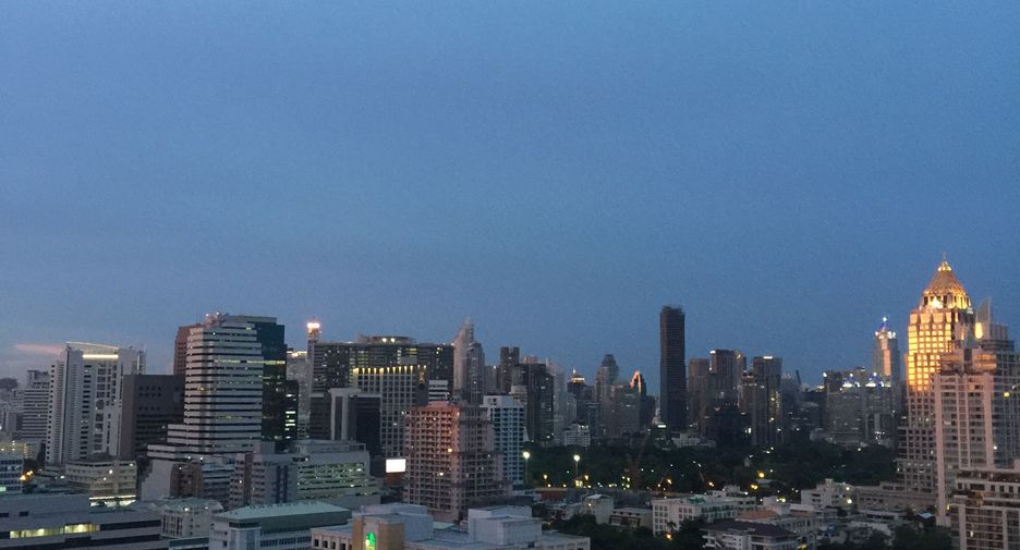For rent 3 bedrooms condo in Sathon, Bangkok